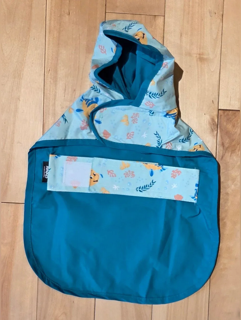 NEW Chewy Flounder Dog Raincoat (SM)